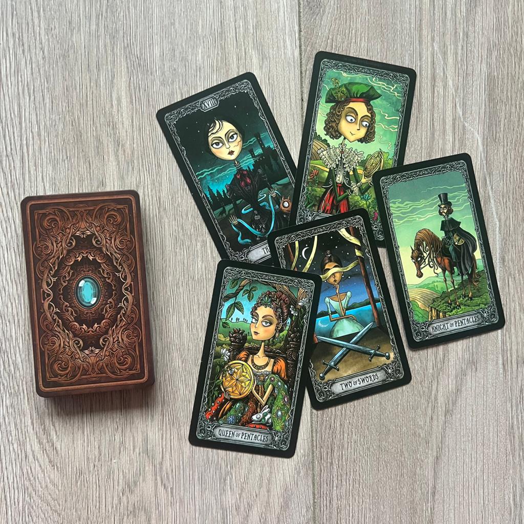 𝐓𝐡𝐞 𝐃𝐚𝐫𝐤 𝐦𝐚𝐧𝐬𝐢𝐨𝐧 𝐭𝐚𝐫𝐨𝐭, Ophalen of Verzenden, Zo goed als nieuw, Tarot of Kaarten leggen, Overige typen