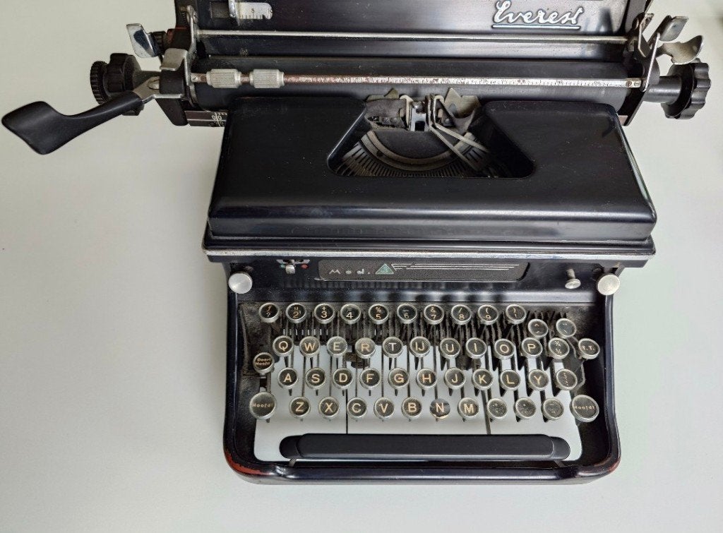 Typemachine Everest model S, Diversen, Ophalen