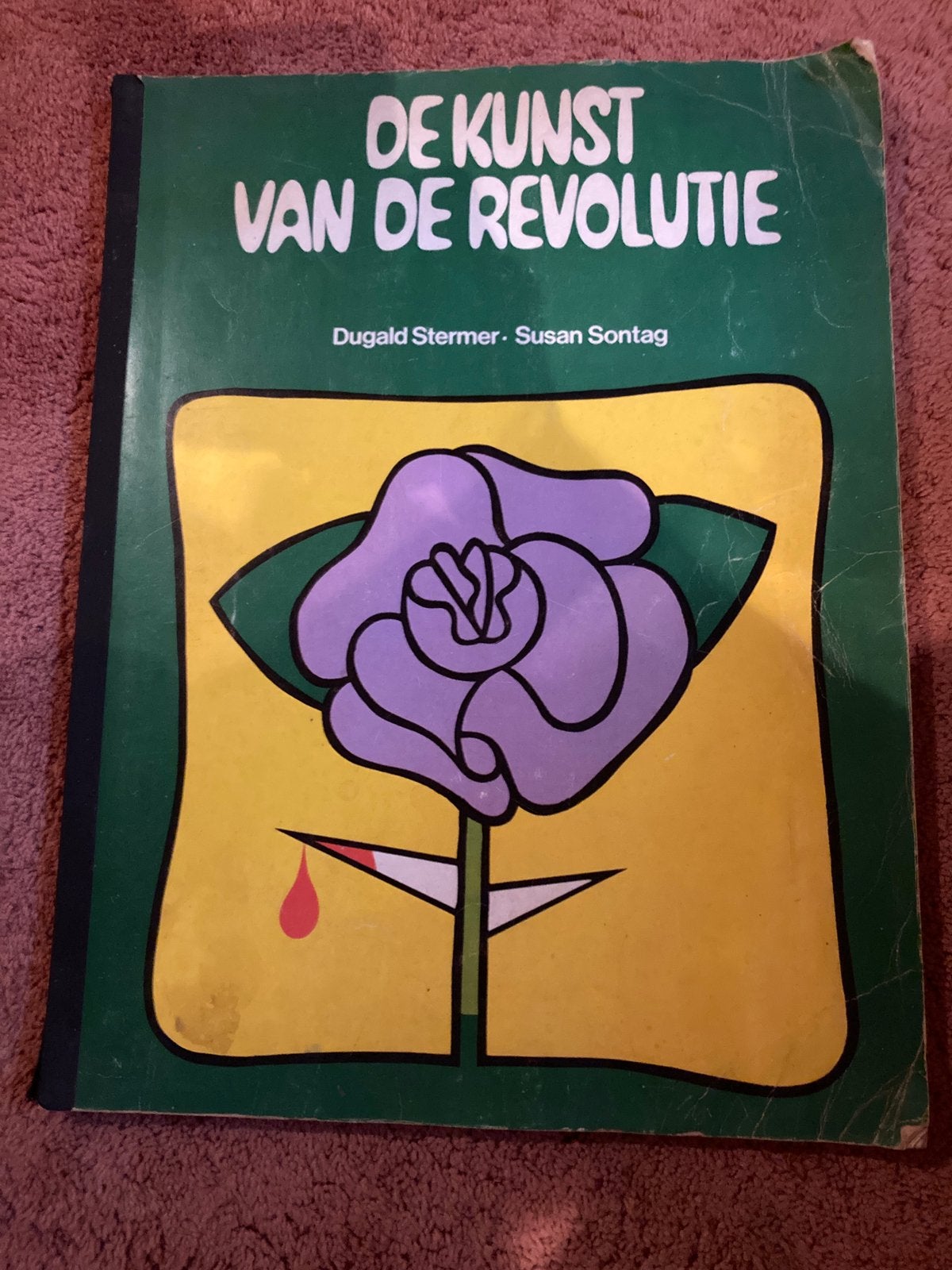 Affiche boek DE KUNST VAN DE REVOLUTIE, Boeken, Ophalen of Verzenden, Gelezen, Grafische vormgeving