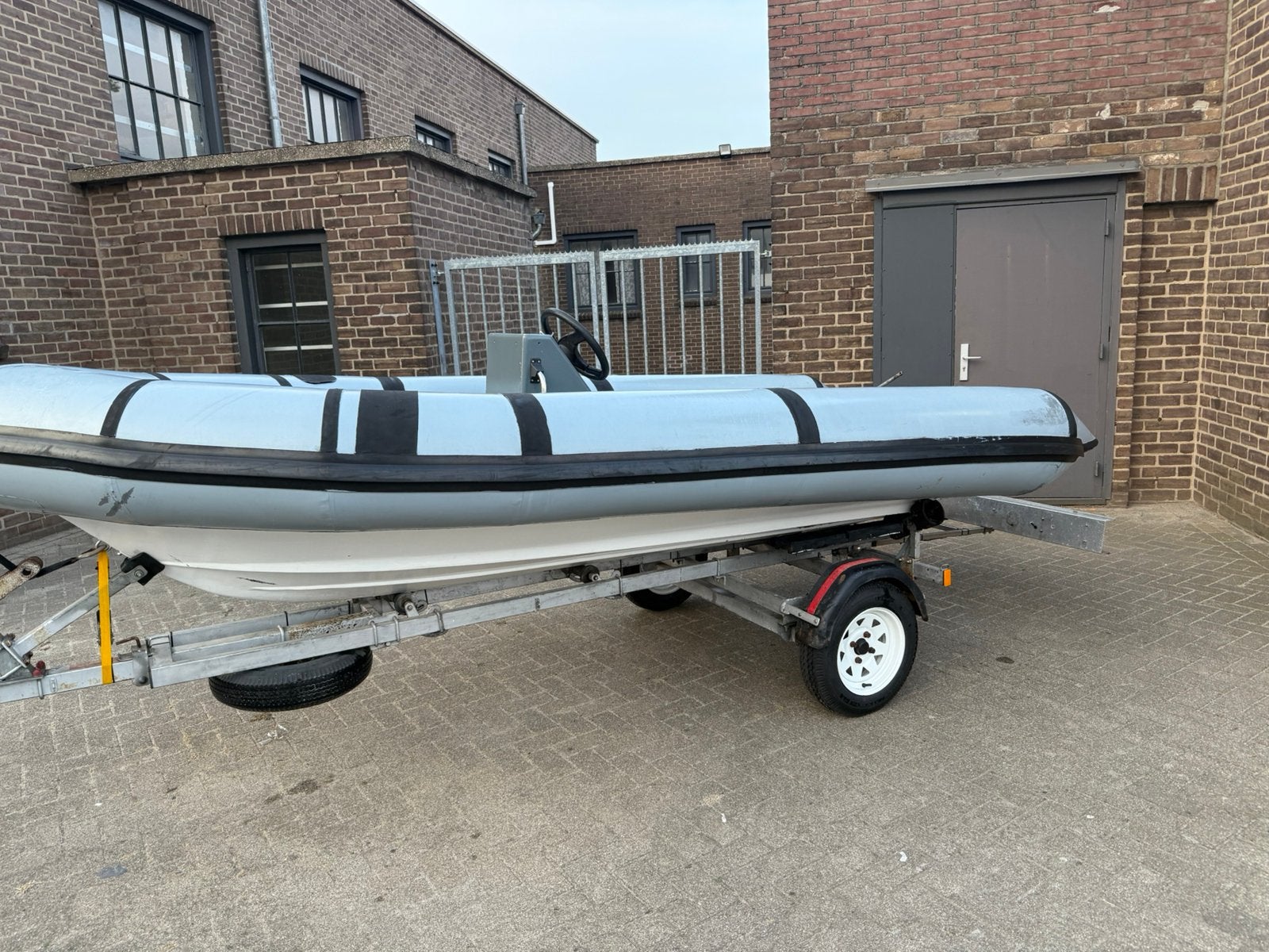 Rubberboot met trailer, Gebruikt, Kussens, Overige brandstoffen, Ophalen