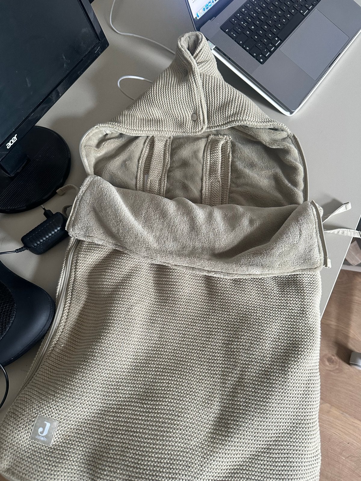 Jollein voetenzak/wikkeldeken gebreid beige, Jollein, Ophalen of Verzenden, Zo goed als nieuw, Gevoerd