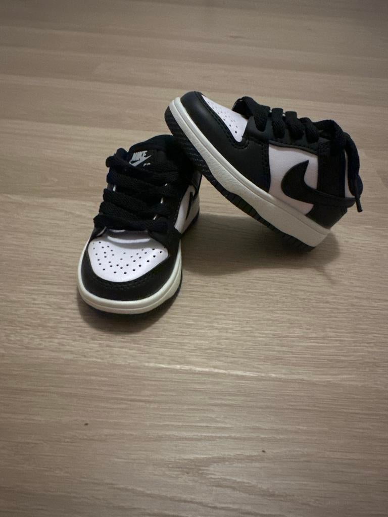 Nike SB Dunk Low Panda baby schoentjes maat 22, Ophalen of Verzenden, Zo goed als nieuw, Jongetje of Meisje, Schoentjes
