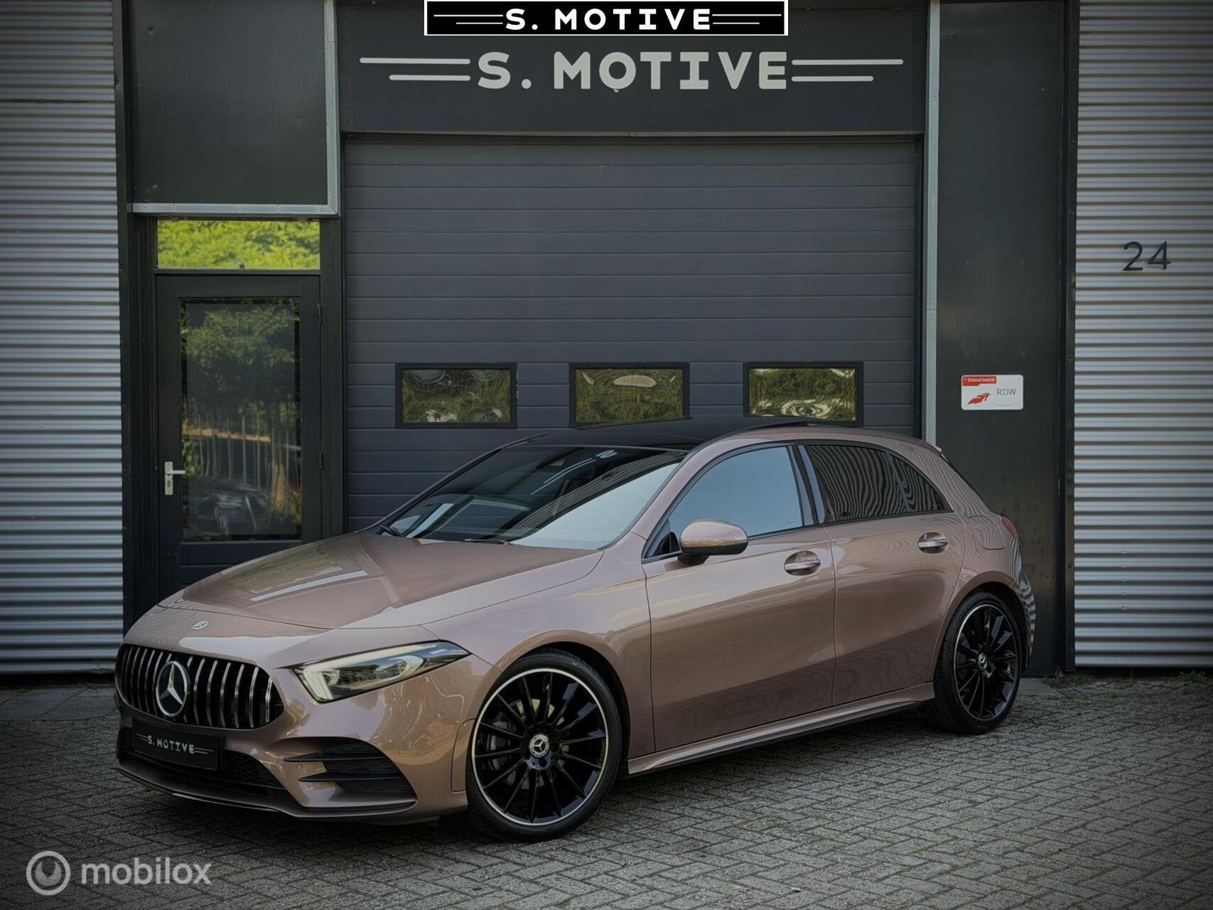 Mercedes A-klasse 180 AMG, Memory, Pano, Sfeer, Rose, Burmes, 136 pk, Gebruikt, Zwart, 4 cilinders