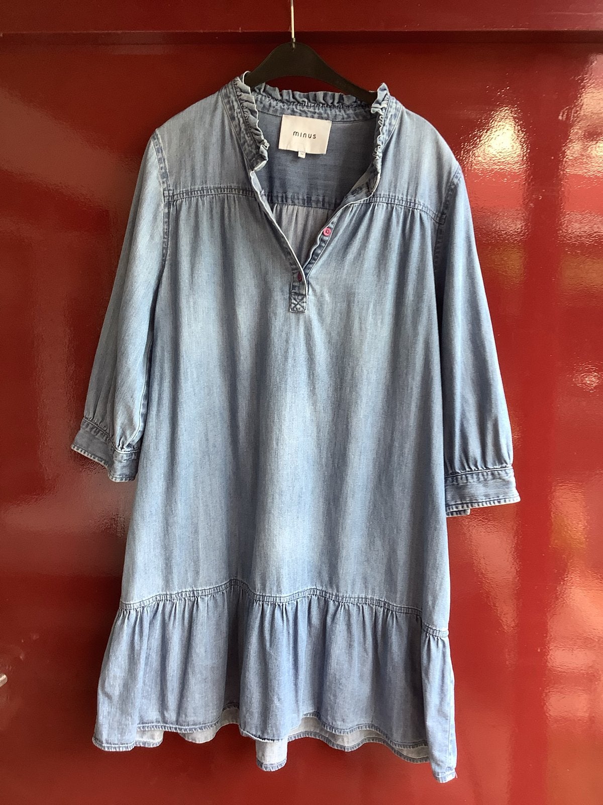 Minus denim jurk met ruches - Maat 44, Maat 38/40 (M), Blauw, Ophalen of Verzenden, Zo goed als nieuw