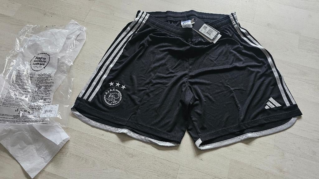 Ajax 3e UIT Short! Seizoen 23/24! Mt XL! NIEUW!, Ophalen of Verzenden, Voetbal, Rood, Maat 56/58 (XL)