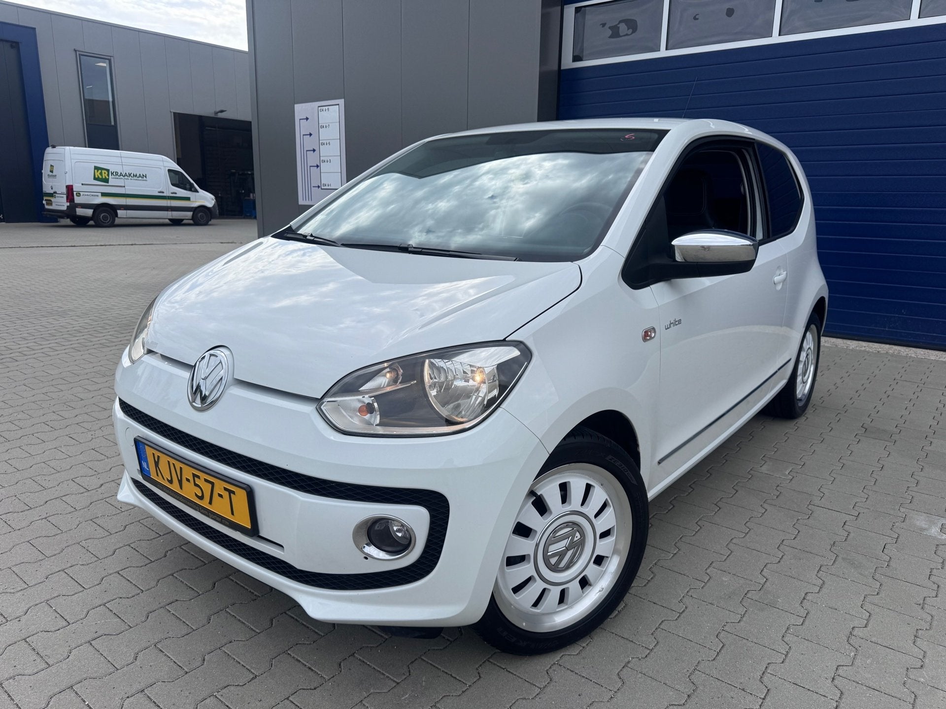 Volkswagen Up! 1.0 up! white Edition 75pk leder !, Voorwielaandrijving, Gebruikt, Overige carrosserieën, 4 stoelen