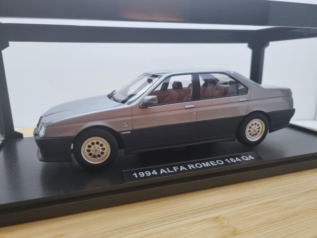 **SALE** T9 Alfa Romeo 164 Q4 1994 Zilvergrijs Metallic 1:18, Hobby en Vrije tijd, Modelauto's | 1:18, Overige merken, Auto, Nieuw