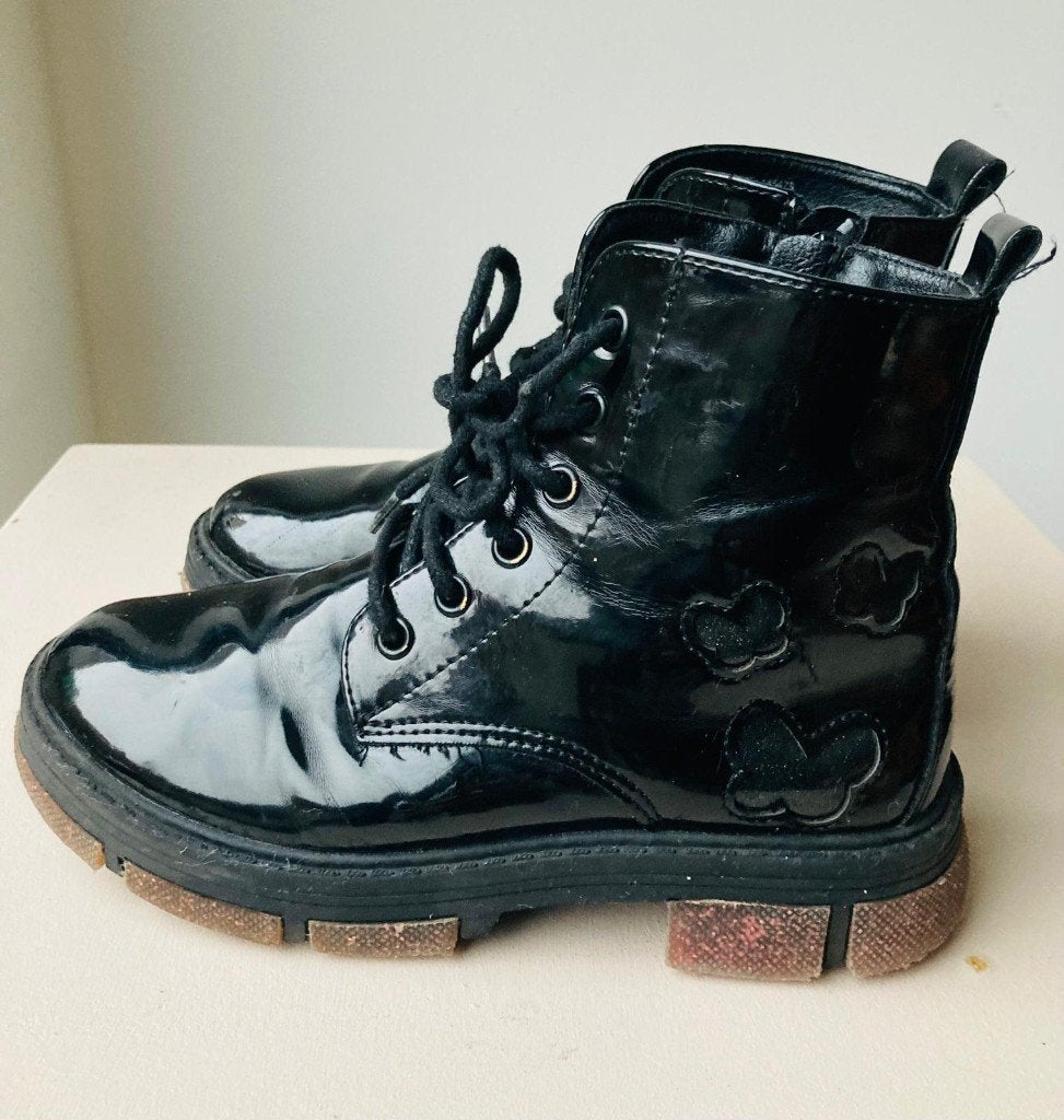 Meisjes boots maat 32 zwart lak Dr Martens style met rits, Kinderen en Baby's, Kinderkleding | Schoenen en Sokken, Gebruikt, Meisje