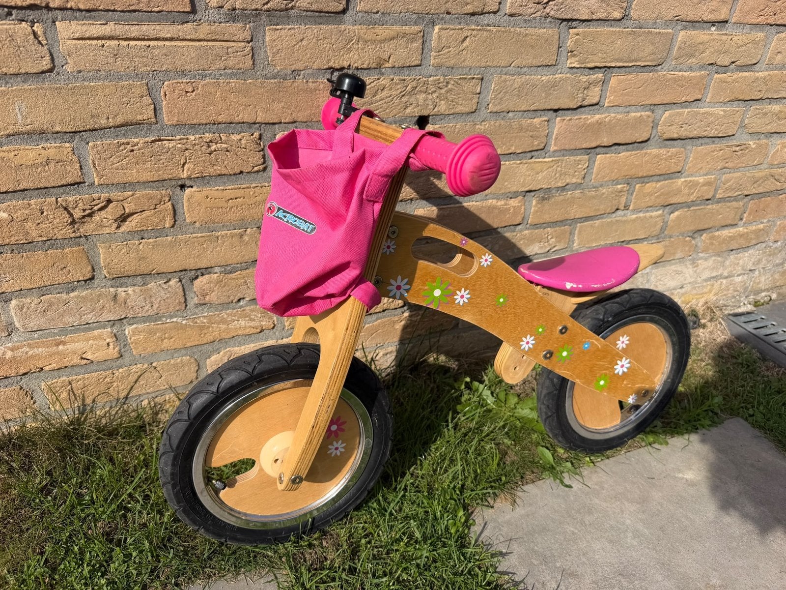 Houten loopfiets met roze accenten en bel, Kinderen en Baby's, Ophalen, Gebruikt, Loopfiets