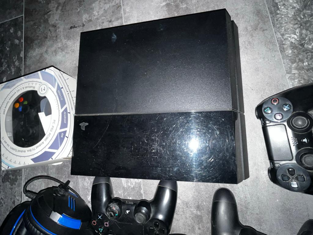 Playstation 4 met 3 controllers en 2 Just Dance games, Ophalen of Verzenden, Original, Met 3 controllers of meer, 500 GB