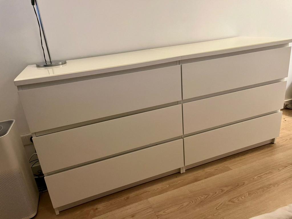 IKEA MALM ladekasten + glazen topplaten (2x) – wit, Ophalen, Wit, 50 tot 100 cm, Zo goed als nieuw