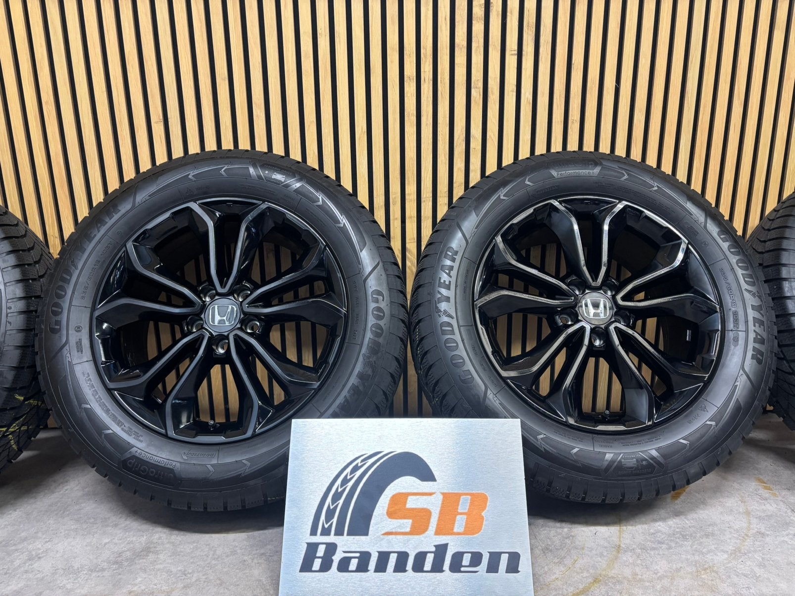 Honda CRV Originele 18 inch velgen met winterbanden CR-V, Auto-onderdelen, 18 inch, CR-V, Gebruikt, Honda
