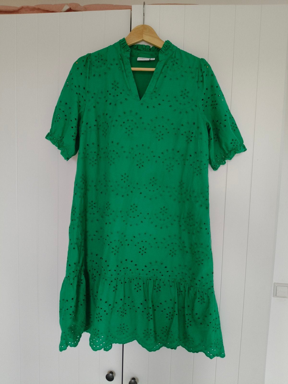 Saint Tropez Groene Jurk met Broderie en Ruches - Maat S, Ophalen of Verzenden, Zo goed als nieuw, Knielengte, Maat 36 (S)