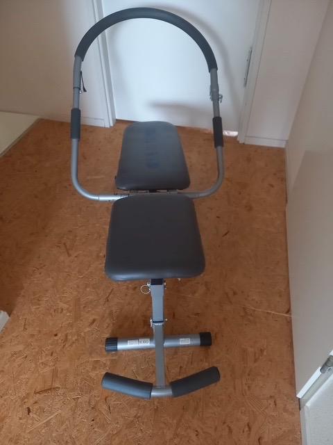 AB King Pro buikspierbank - Zo goed als nieuw, Sport en Fitness, Ophalen, Krachtstation, Zo goed als nieuw, Buik