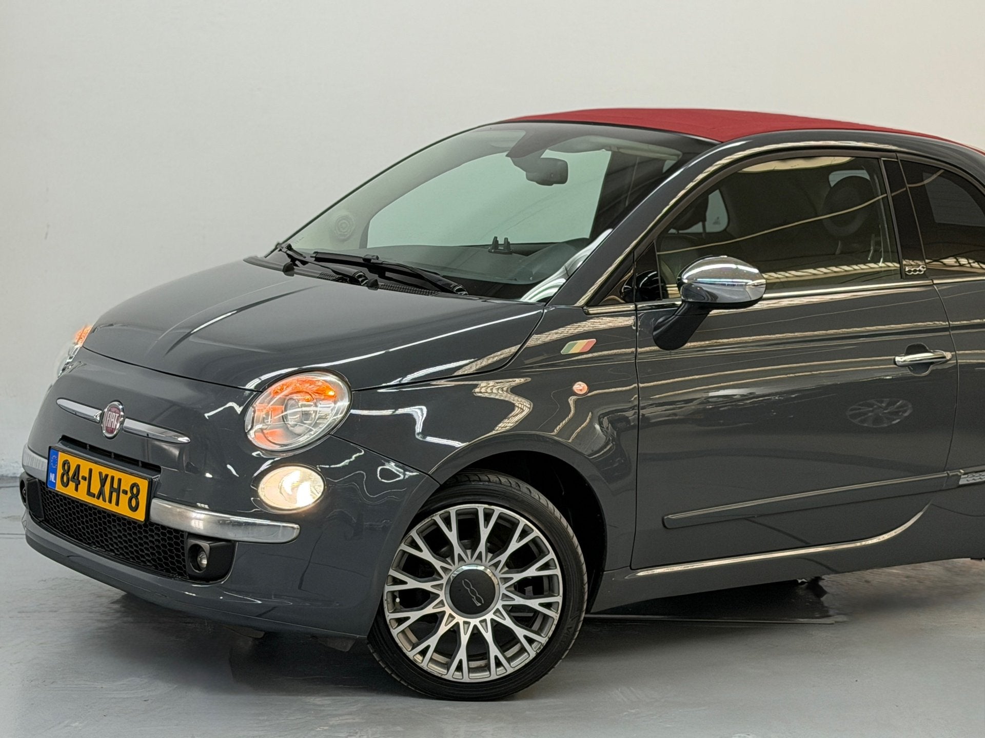 Fiat 500 C 1.2 Rock Automaat Leder Navi CarPlay Nardo Grey, Gebruikt, 4 cilinders, Cabriolet, Bedrijf
