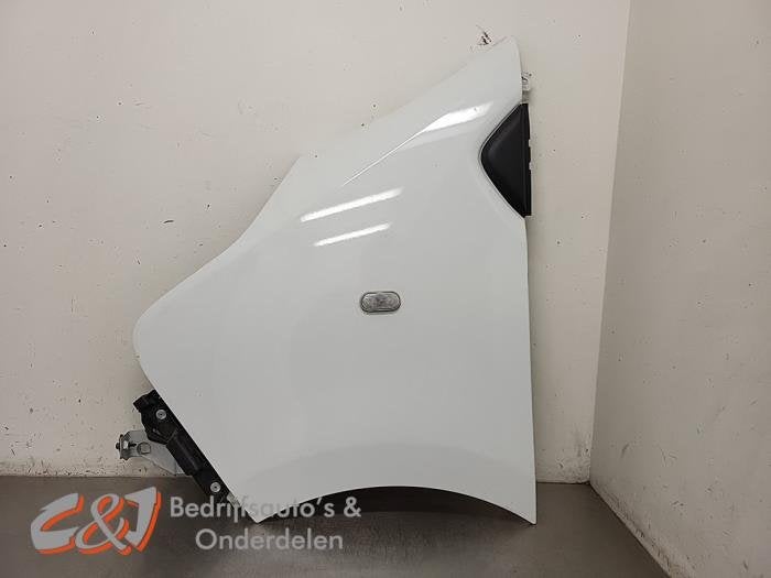 Scherm links-voor van een Opel Vivaro (10U), Gebruikt, -, -, Opel