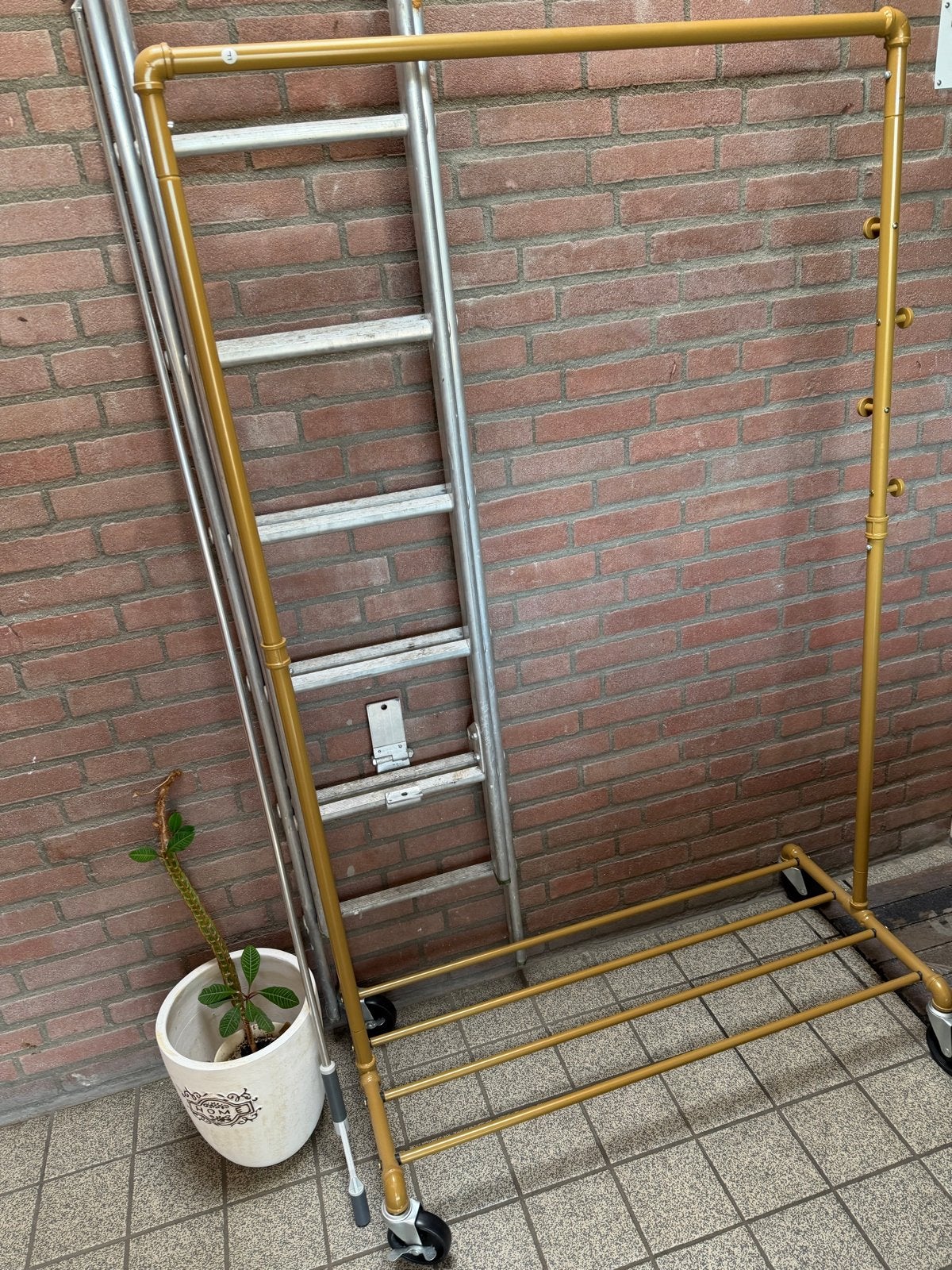 Gouden Kledingrek met Wielen - Zo goed als nieuw, Ophalen, Met wielen, Zo goed als nieuw