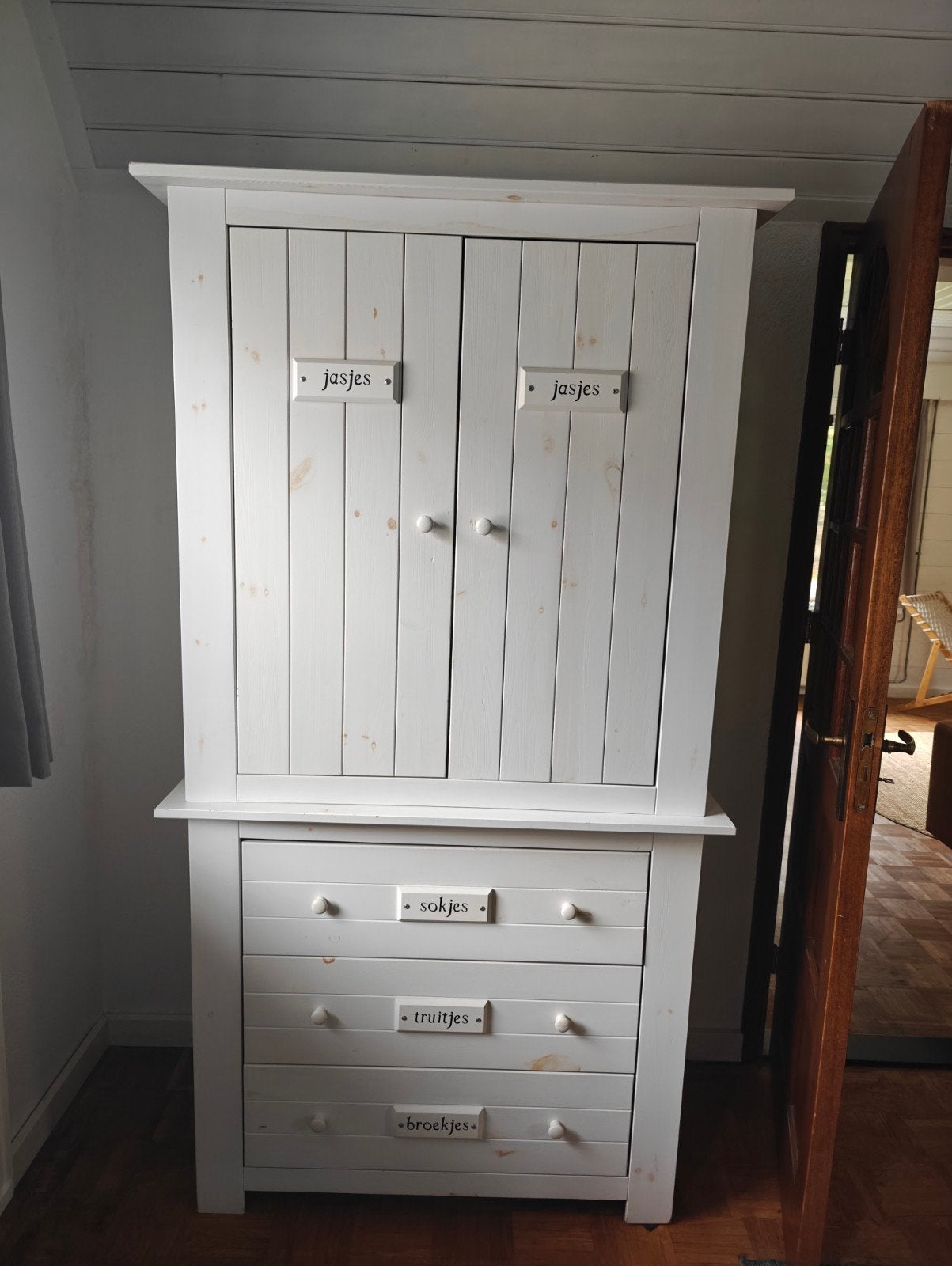 Landelijke baby kledingkast - Zo goed als nieuw, Kinderen en Baby's, Ophalen, Kast, 50 tot 70 cm, 105 cm of meer