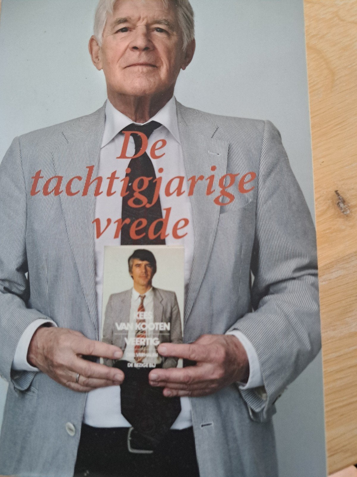 Kees van Kooten - De tachtigjarige vrede, Ophalen of Verzenden, Gelezen, Kees van Kooten, Nederland