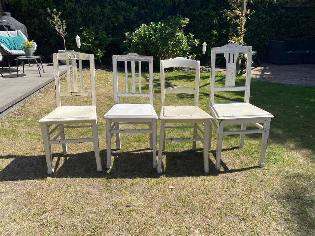 4 Brocante Eettafel Stoelen - Wit Hout, Antiek en Kunst, Curiosa en Brocante, Ophalen