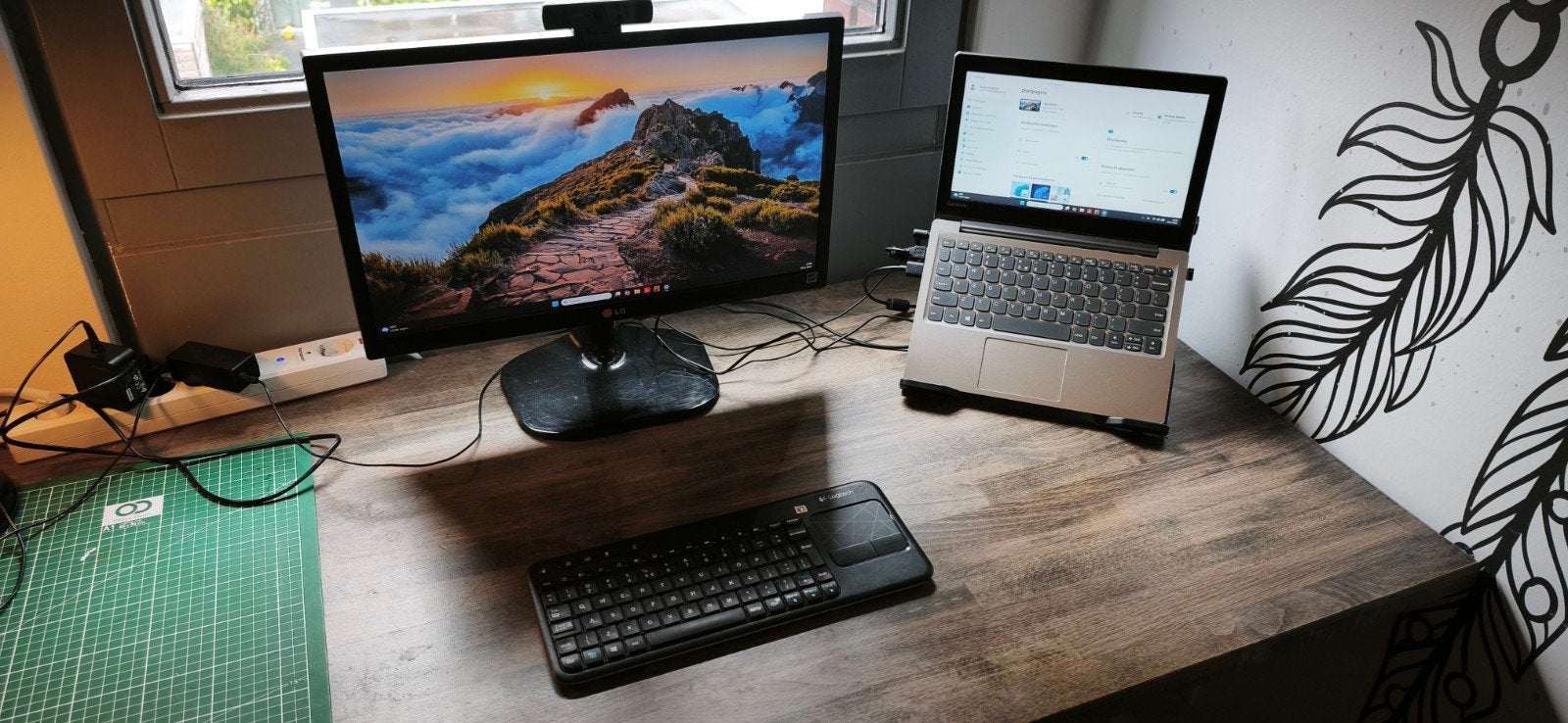 Lenovo Ideapad S130-11IGM met 22" LG FHD scherm en K400r, Gebruikt, Qwerty, Ophalen of Verzenden, 4 GB