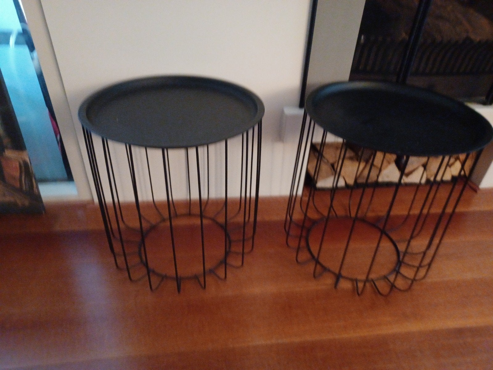 Set van 2 zwarte metalen bijzettafels, Minder dan 55 cm, Modern, Industrieel, Metaal of Aluminium, Rond