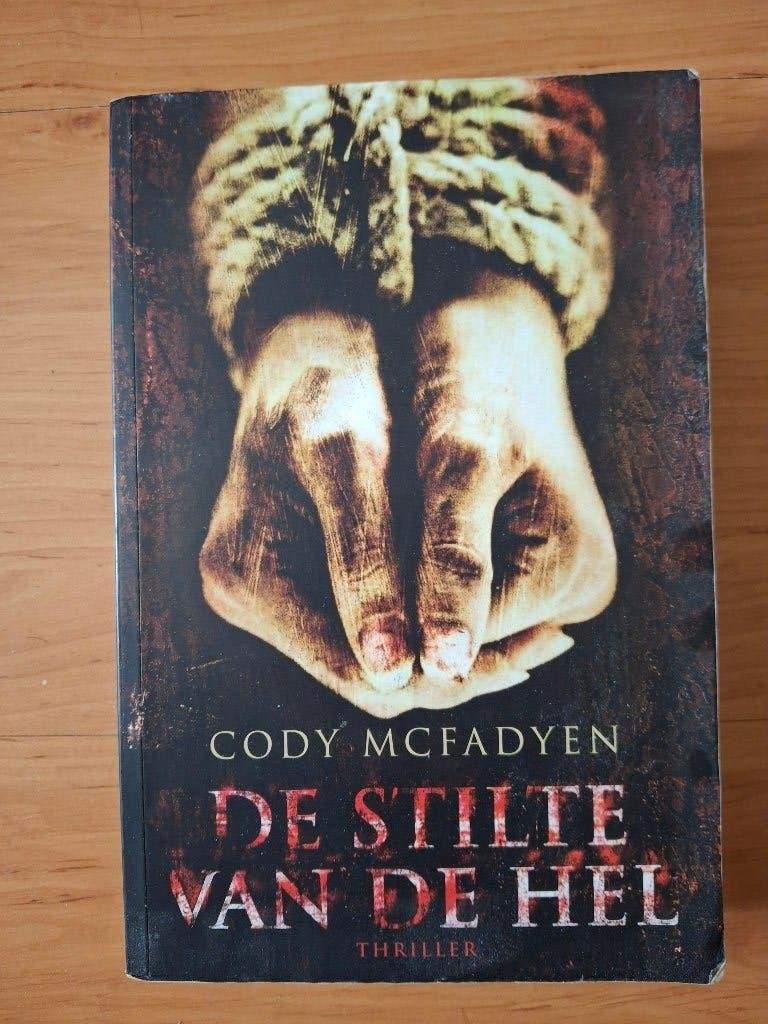 Cody Mcfadyen Smokey Barret 4 boeken, Ophalen of Verzenden, Gelezen
