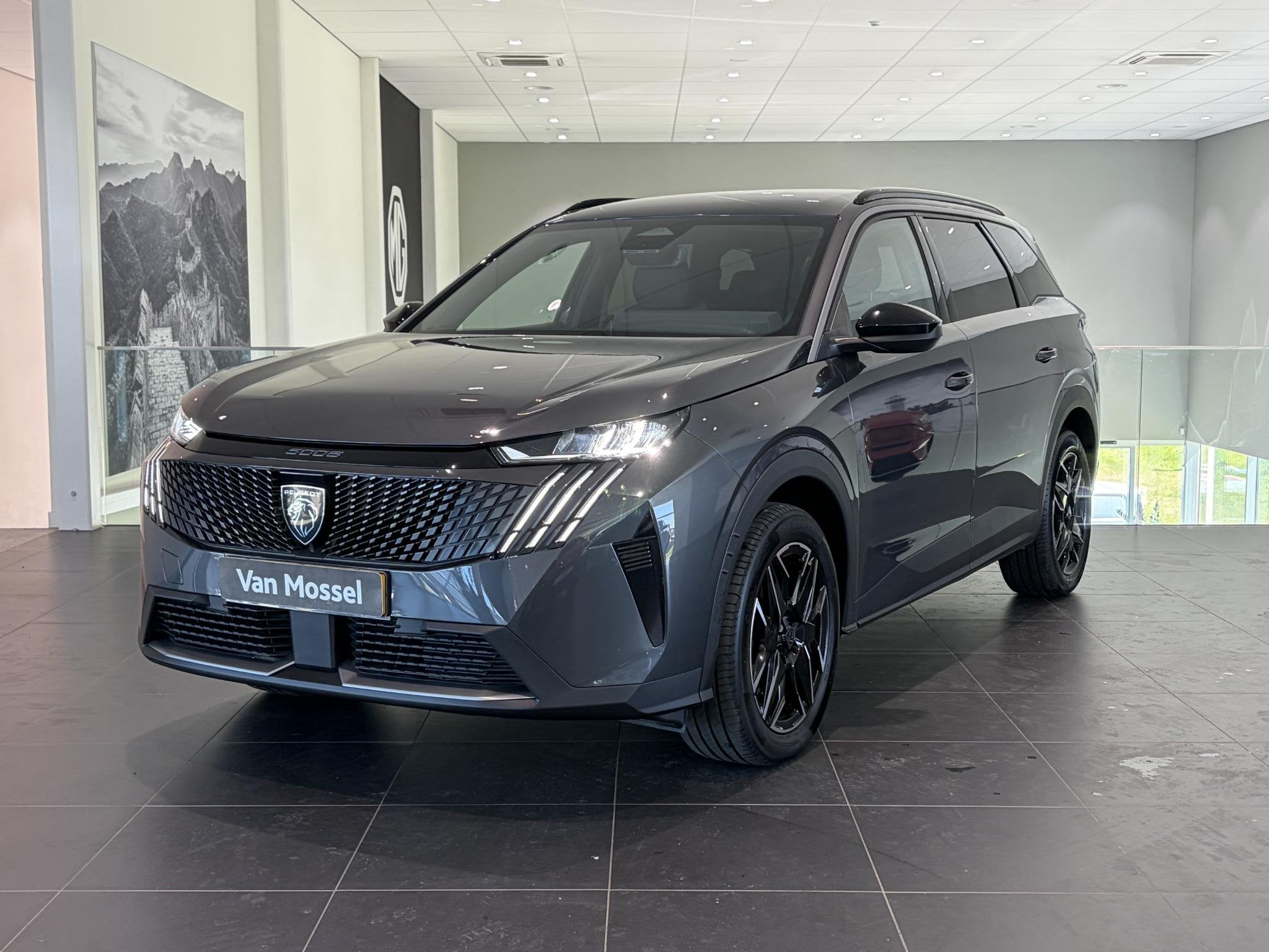 Peugeot 5008 1.2 Hybrid 145 Allure 7 zitter Hoge instap l Au, Gebruikt, 1199 cc, Parkeersensor, Hybride Elektrisch/Benzine