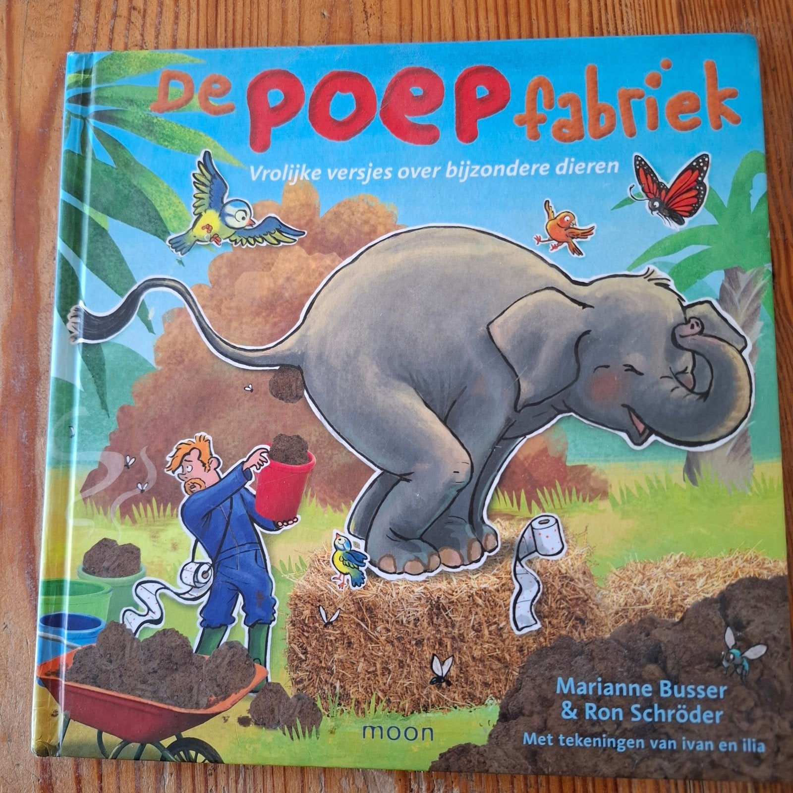 De Poepfabriek - Vrolijke versjes over bijzondere dieren, Boeken, Ophalen of Verzenden, Zo goed als nieuw, Marianne Busser & Ron Schröder