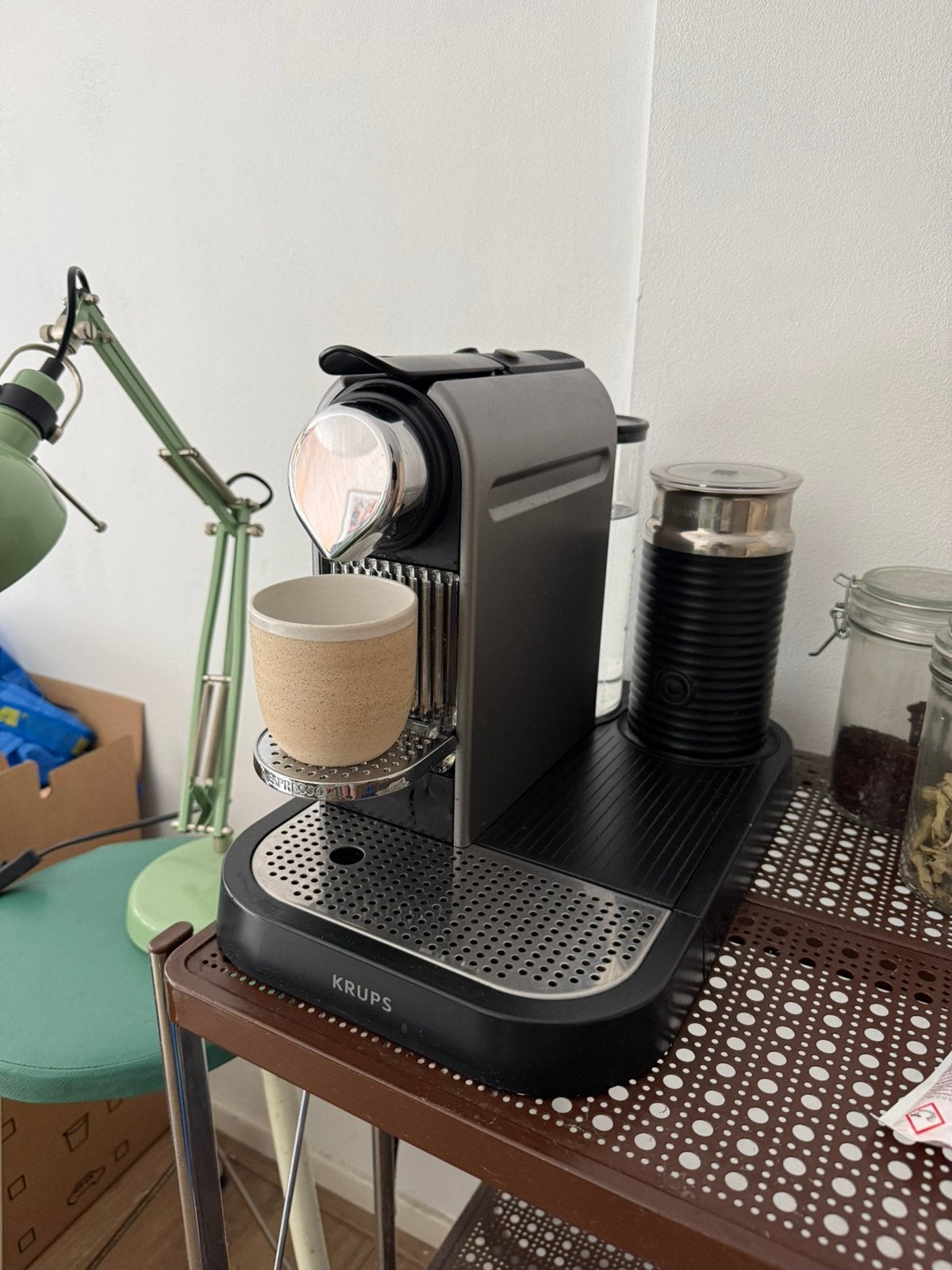 Nespresso Krups Citiz & Milk Frother (black) + Descaler Kit, Witgoed en Apparatuur, Koffiezetapparaten, Ophalen, Zo goed als nieuw