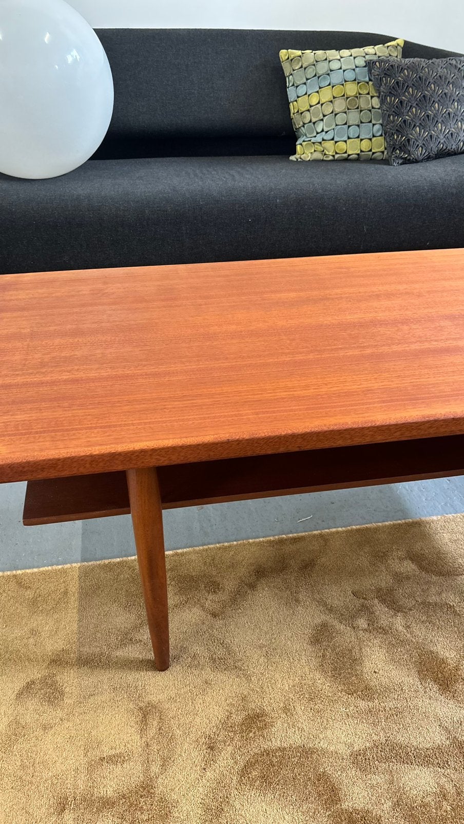 Foto 3 van SALE Vintage Teak Salontafel Deens Design