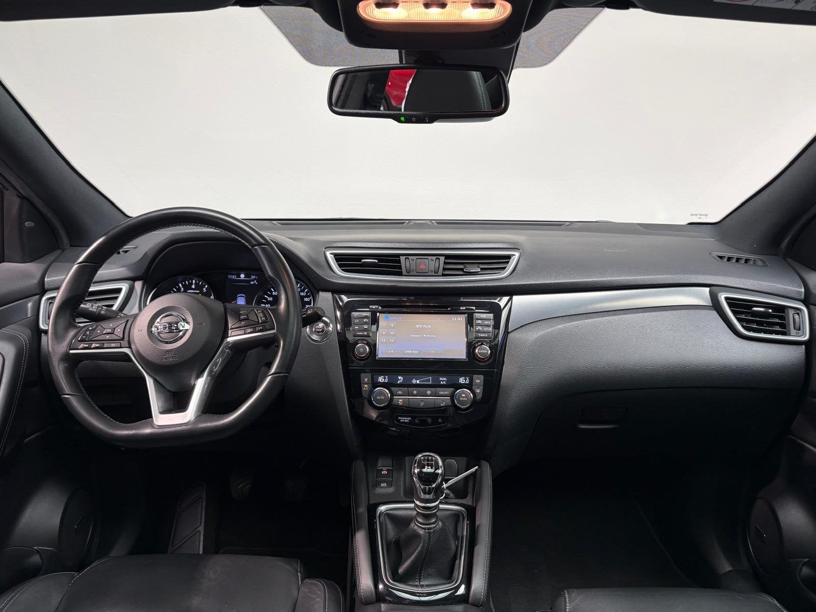 Nissan Qashqai 1.2 Tekna + | Panoramadak | Stoelverwarming |, Auto's, Voorwielaandrijving, Gebruikt, Met garantie (alle), 116 pk
