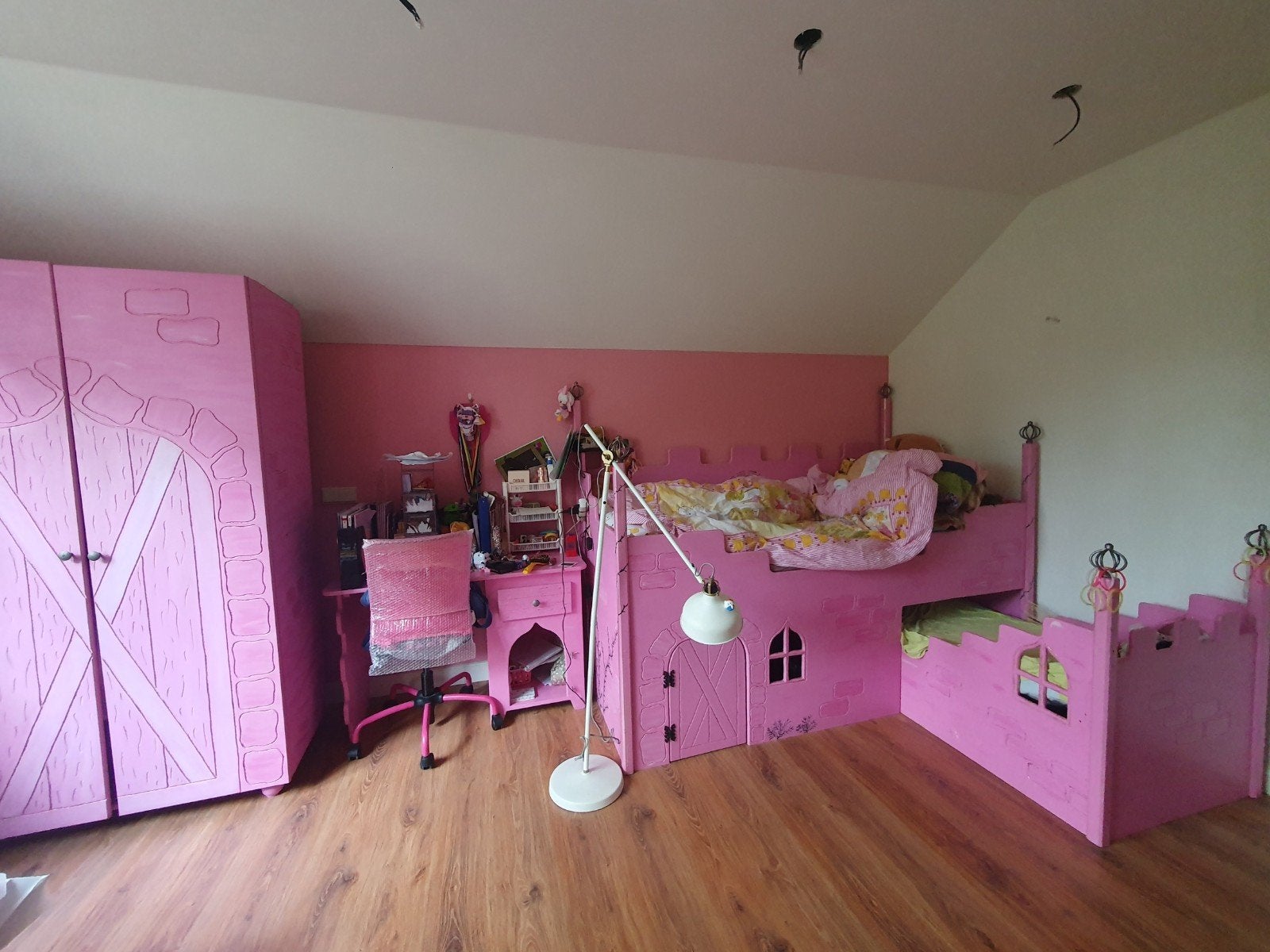 Prinsessenkamer: Bed met uitschuifbed, bureau en kast, Huis en Inrichting, Ophalen of Verzenden