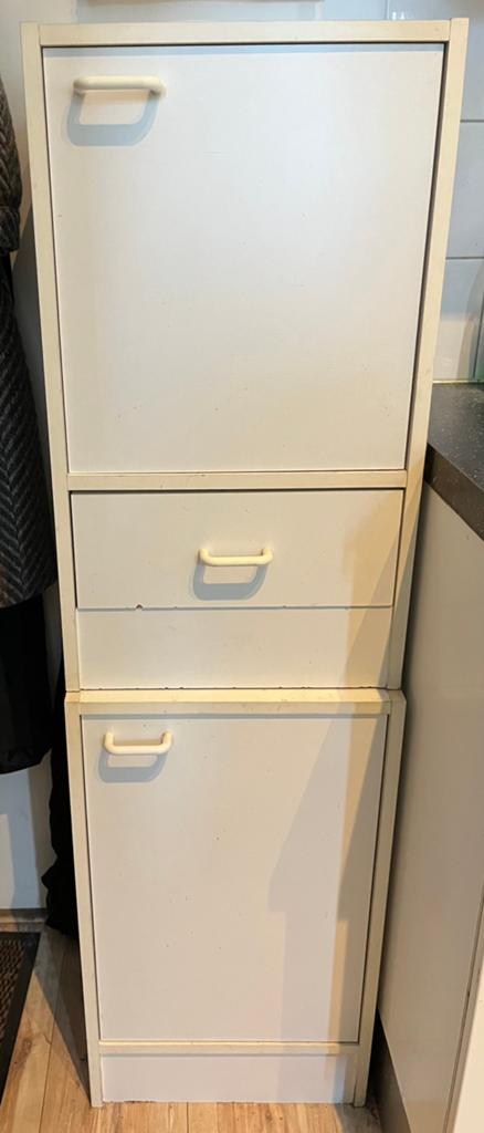 Nachtkastjes, ikea metalen kast met hoes, stoel, Ophalen, Gebruikt
