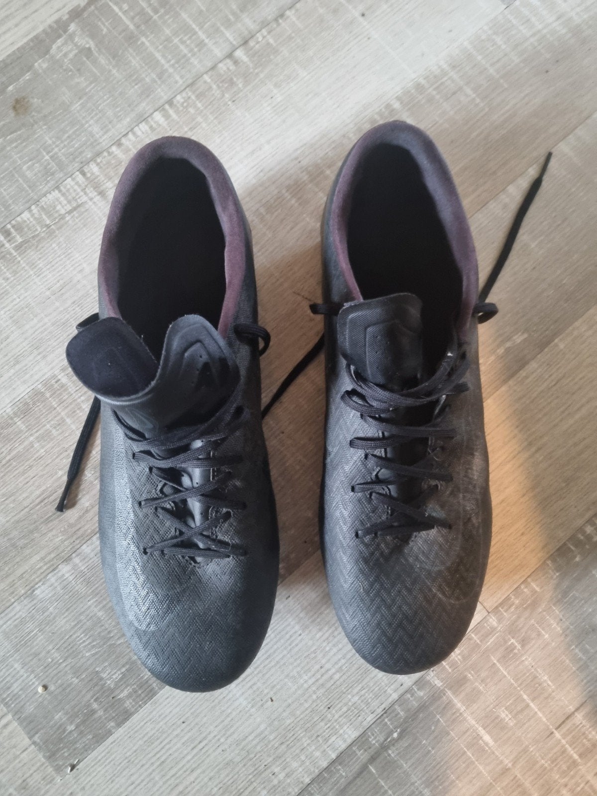 nike en adidas voetbalschoenen, Ophalen of Verzenden, Gebruikt, Schoenen