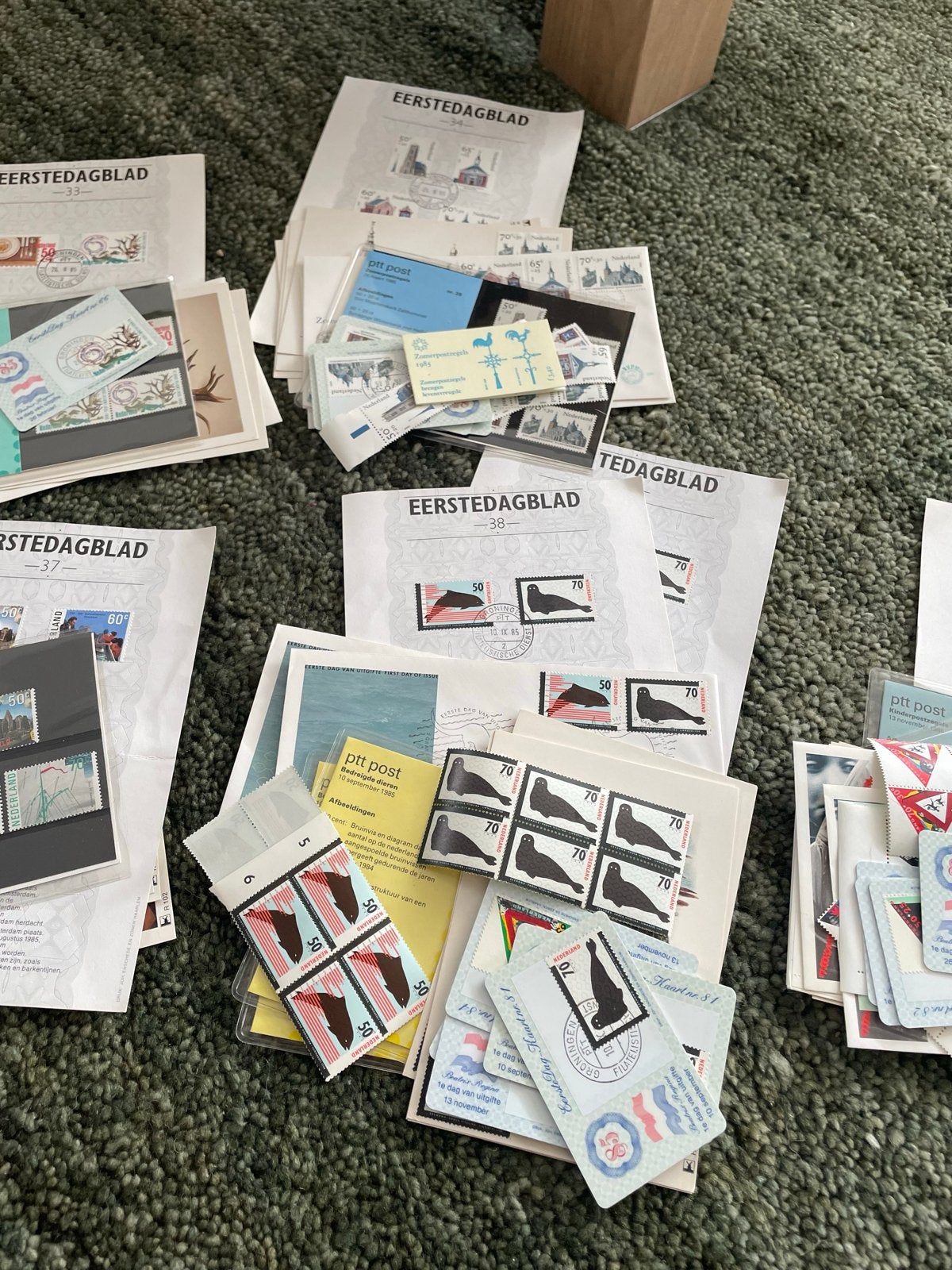 Verzameling Eerstedagbladen en postzegels 1985, Ophalen of Verzenden, Onbeschreven, Nederland