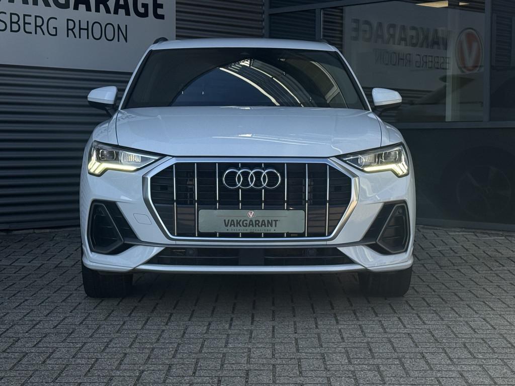 Audi Q3 45 TFSI e 2x S-LINE PHEV NAVI/CAMERA,LED (bj 2021), 12 maanden, Zwart, Leder en Stof, Wit