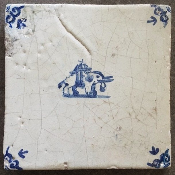 Tegel Antiek Krijgs Olifant met Burcht Christelijk Symbool, Ophalen of Verzenden