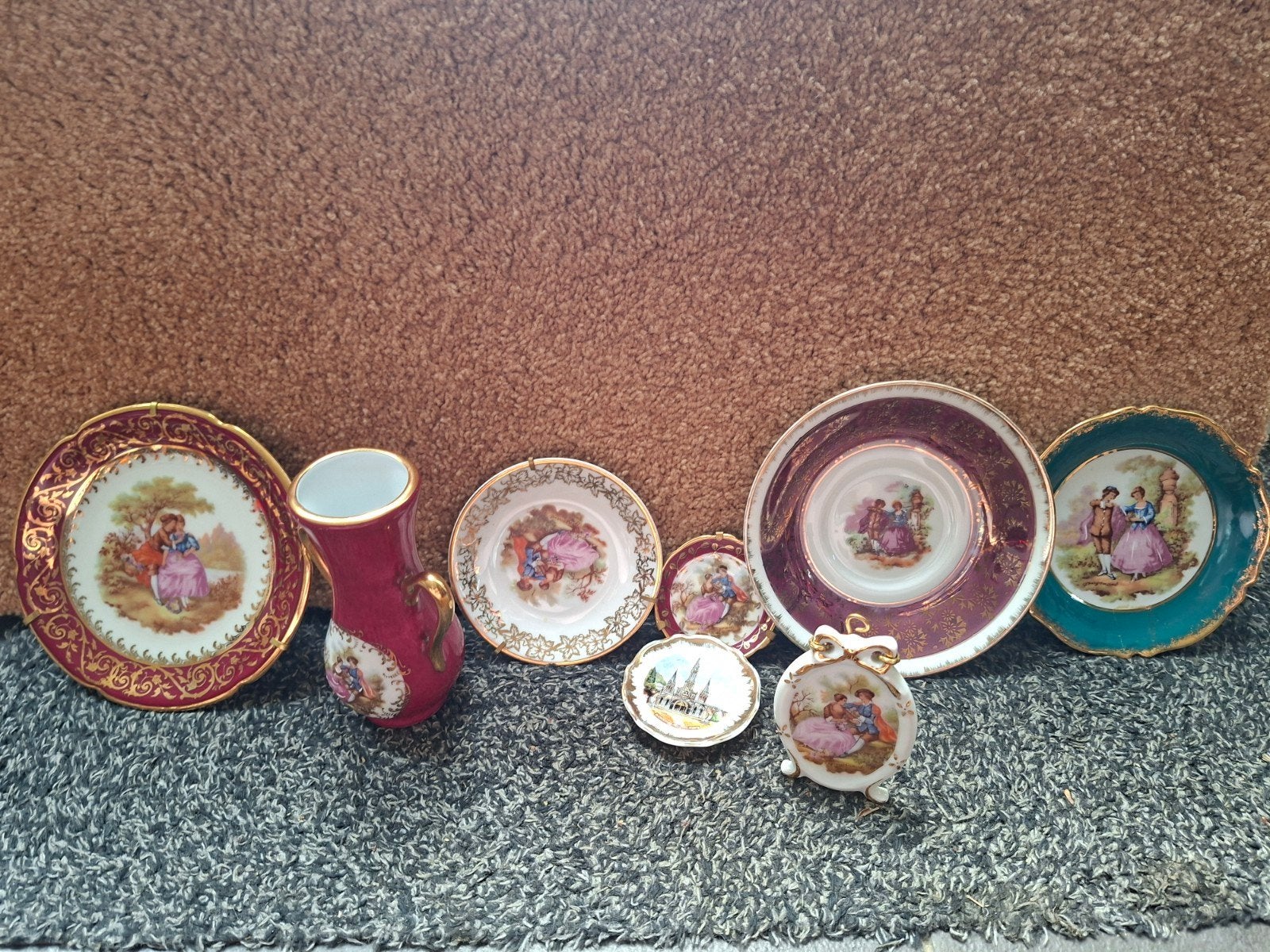 Limoges porselein miniaturen 7 + bordje Trèves, Antiek en Kunst, Ophalen of Verzenden