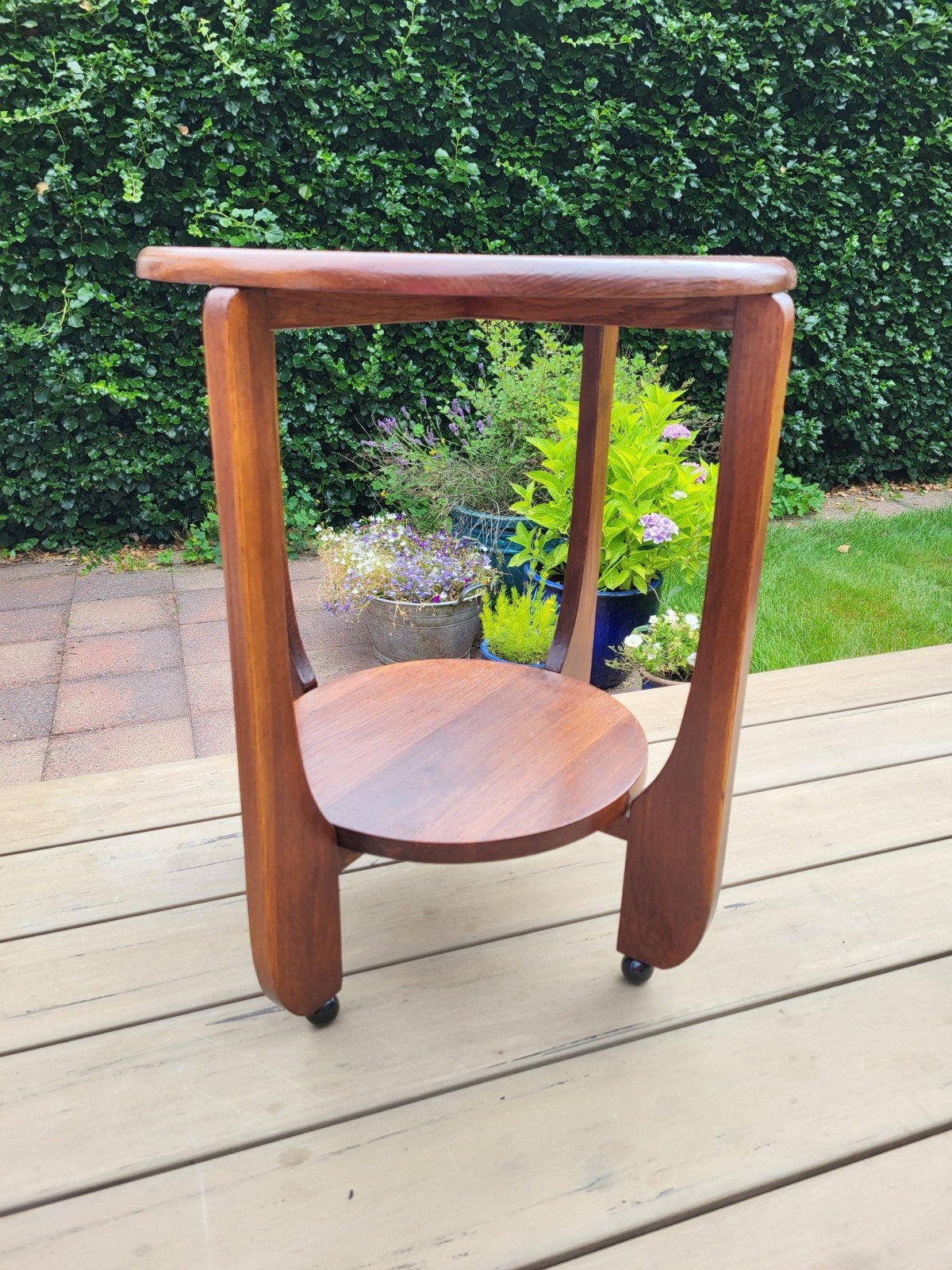 Ronde Art Deco bijzettafel van eiken hout, 59 cm hoog, Ophalen