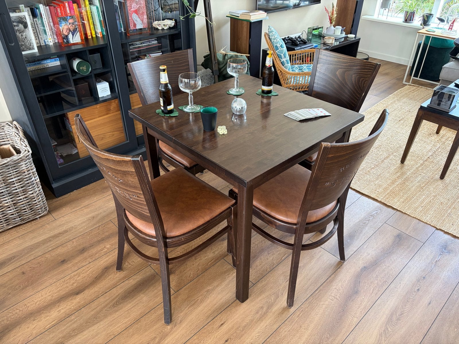 Kroeg Café Tafel met 4 Stoelen - Mancave Materiaal, Ophalen, Gebruikt
