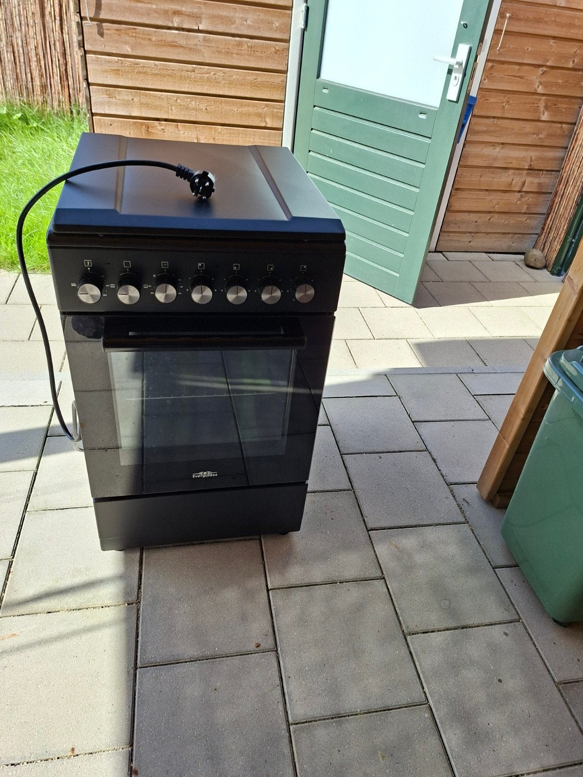 ZWART ELECTRISCH FORNUIS, Witgoed en Apparatuur, Ophalen, 4 kookzones, Vrijstaand, 85 tot 90 cm