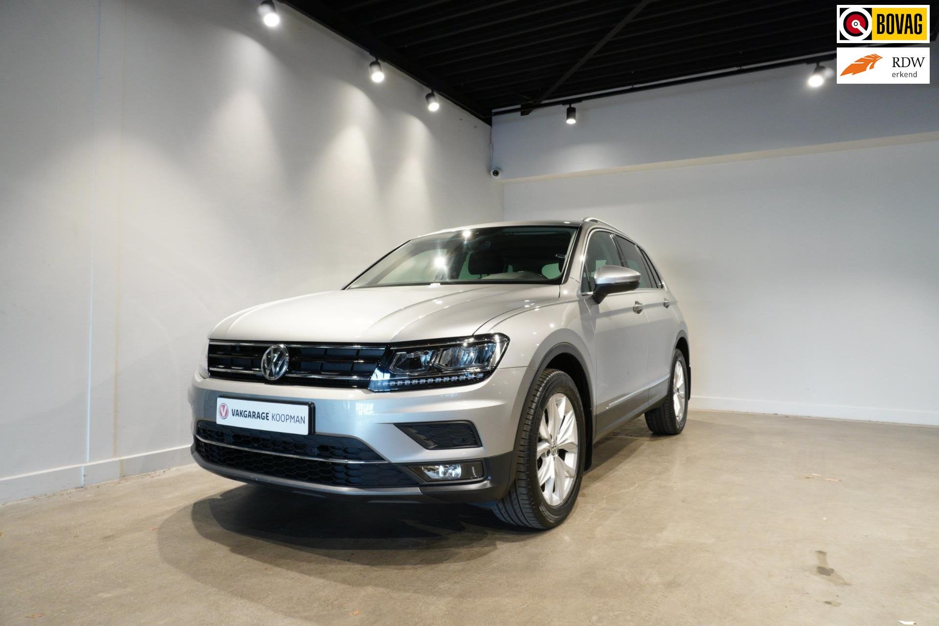 Volkswagen Tiguan 1.4 TSI 4Motion Highline Trekhaak|ACC|Virt, Auto's, Automaat, Automatische klimaatregeling, Gebruikt, 4 cilinders
