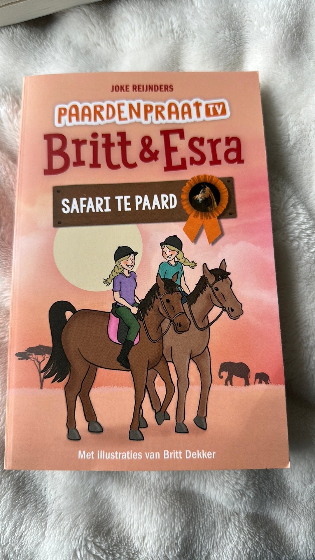 Britt & Esra, Ophalen of Verzenden, Zo goed als nieuw, Overige typen