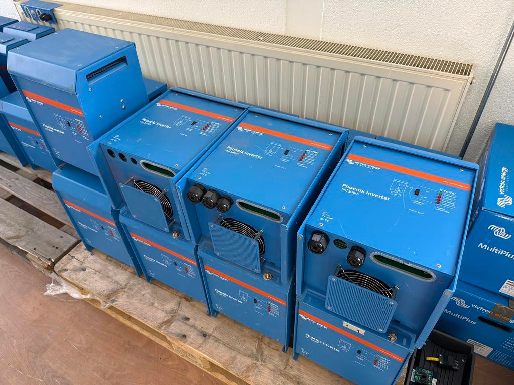 Diverse Victron Omvormers 1600 en 3000 va, Ophalen, Gebruikt, Overige typen