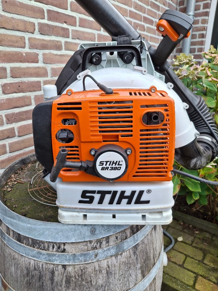 Stihl BR 380 ruggedragen bladblazer in nieuwstaat !, Ophalen, Benzine, Ruggedragen, Zo goed als nieuw