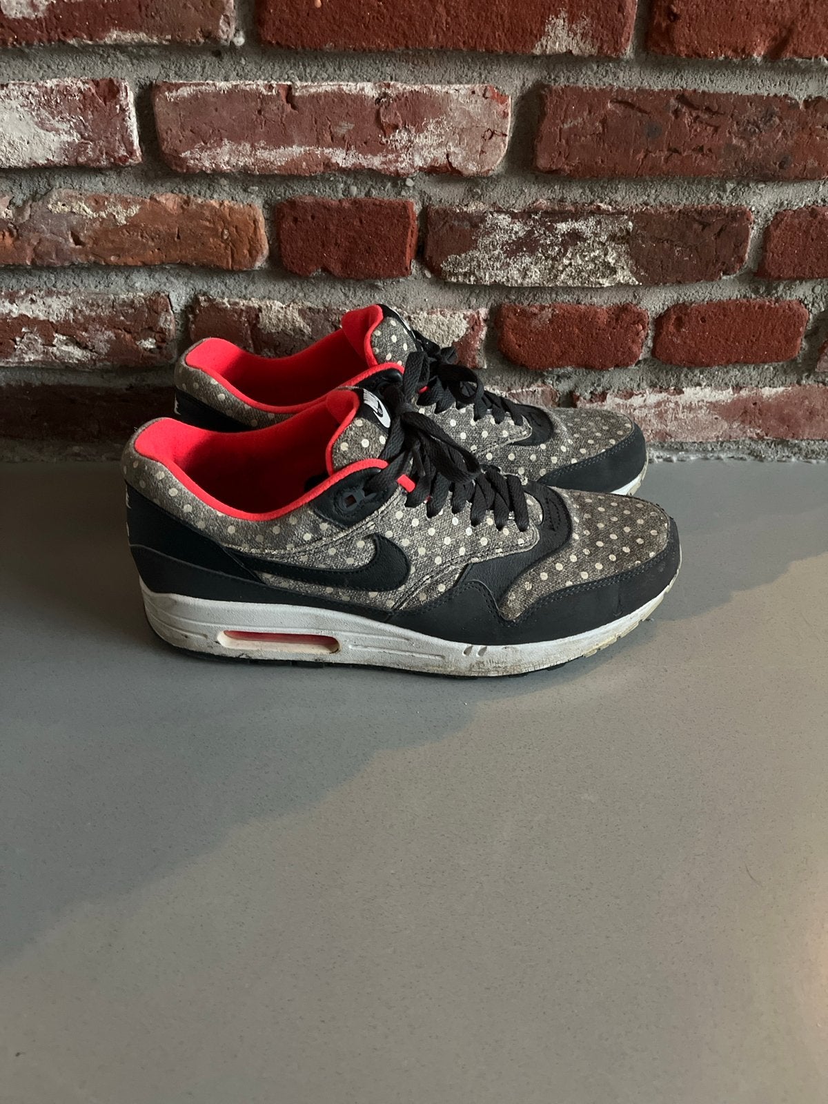 Nike Air Max 1 Sneakers - polka dot, Kleding | Heren, Schoenen, Ophalen of Verzenden, Gedragen, Zwart, Sneakers of Gympen