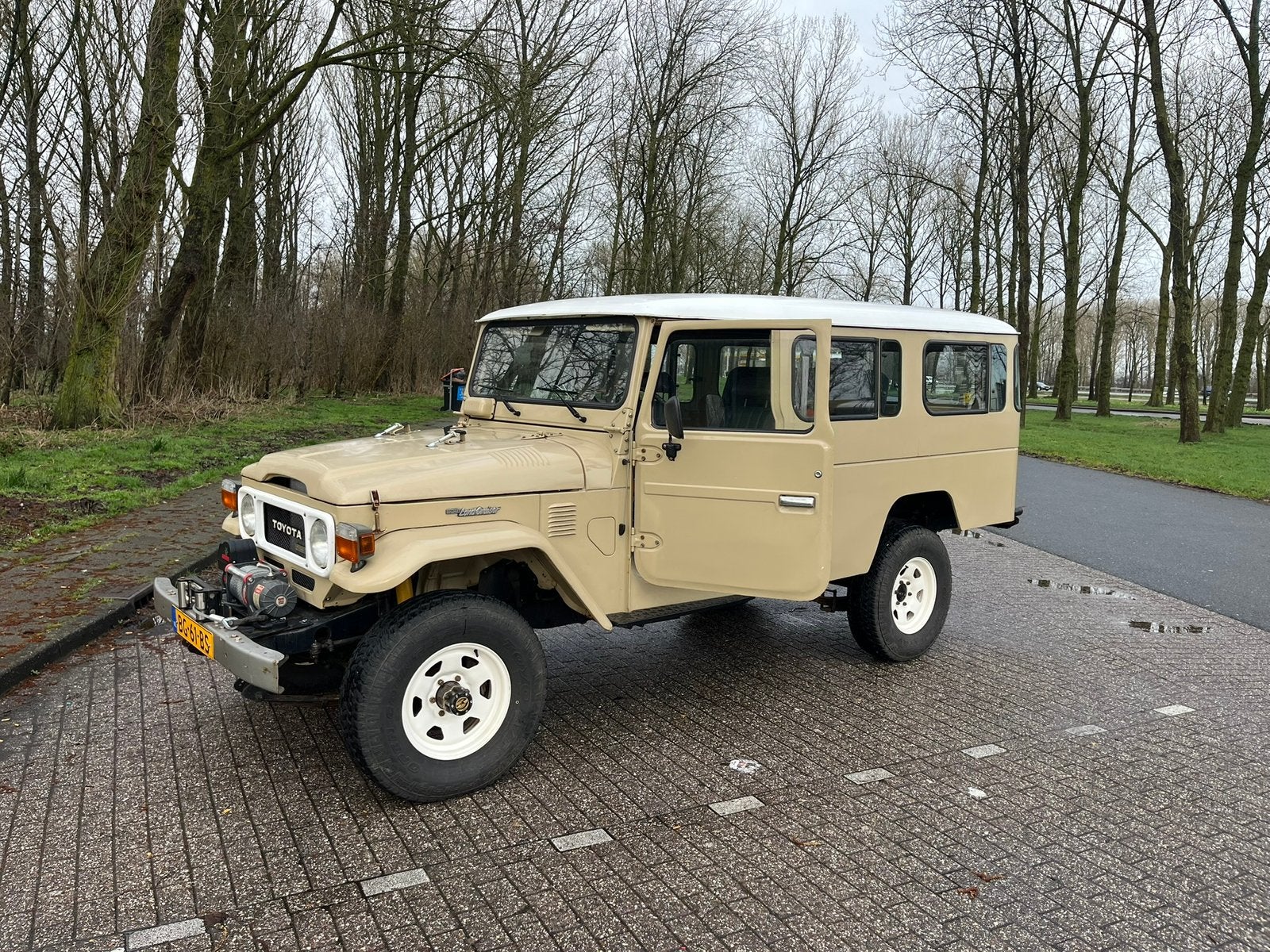 Toyota 1982 Geel, 3431 cc, Geel, Particulier, Geïmporteerd