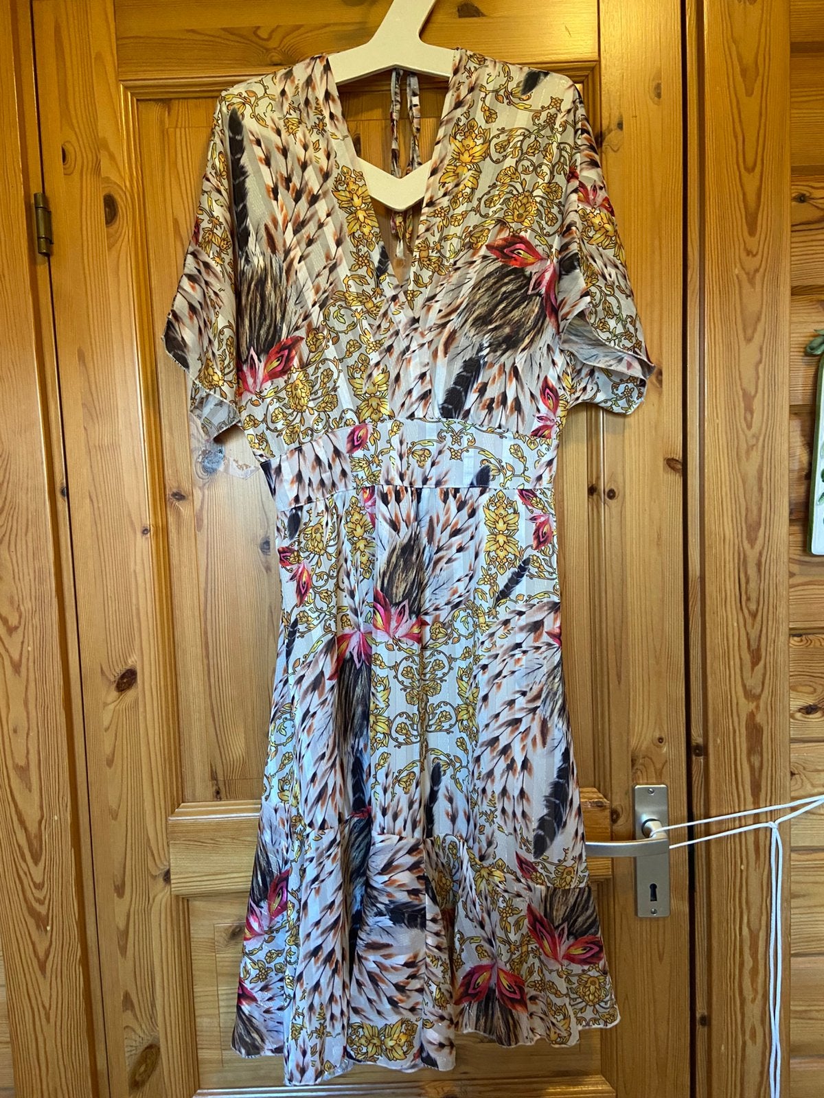 Jurk wit goud rode pauwveer 42/44 oto 51 lg 113 complimento, Kleding | Dames, Wit, Maat 42/44 (L), Ophalen of Verzenden, Zo goed als nieuw
