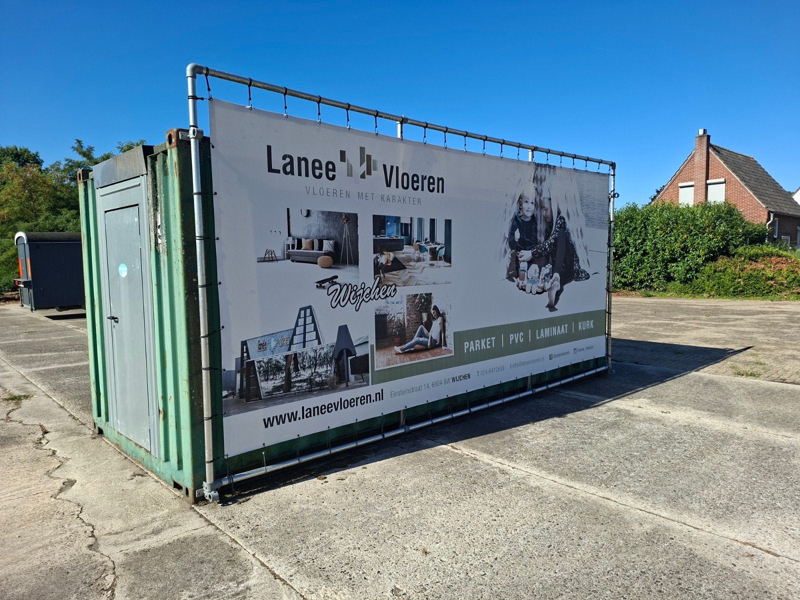 Containerframe voor lange zijde voor banner reclame, Ophalen